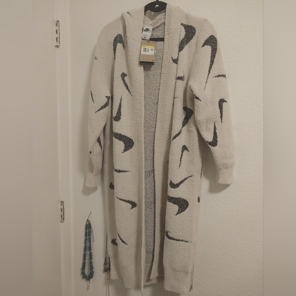 Nike Phoenix Cream and Charcoal Gray Boucle Long Cardigan Size Small - Picture 2 of 9